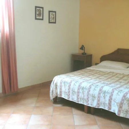 In Front Of Siena, 2rooms & Pool Апартаменти *